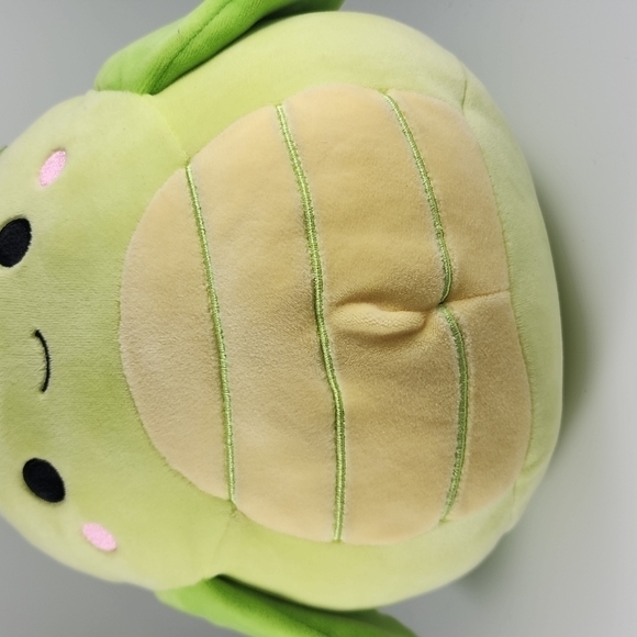 Squishmallow Pilar The Grasshopper - Picture 3 of 6